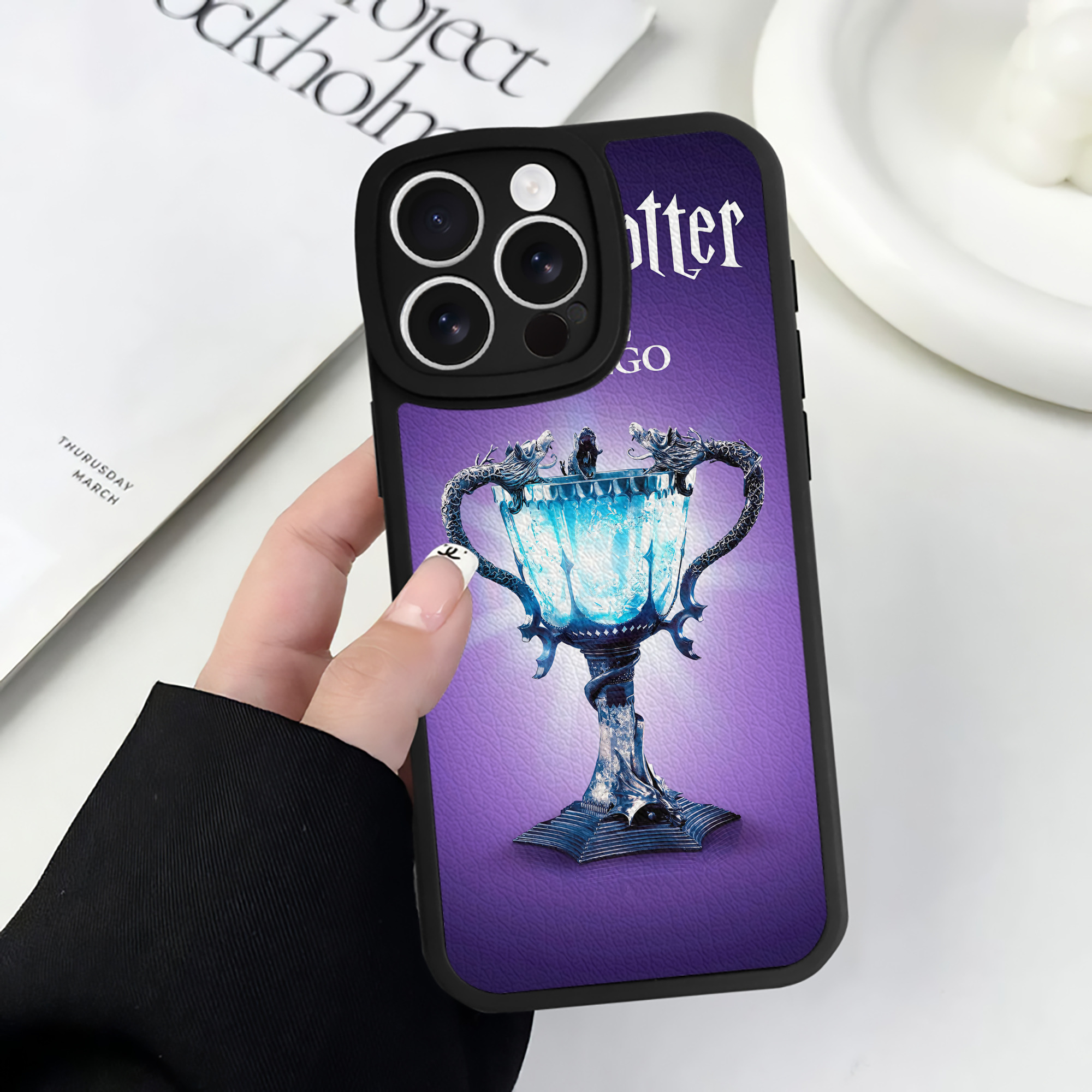 （画像用） Harry Potter ハリー・ポッターシリーズ 【iPhone 16シリーズ対応】シリコンスマホケース（レザー調） 材質：シリコン
